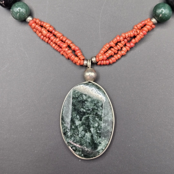 Jadite/Seraphinite Coral Color Seed Bead Necklace - Picture 2 of 5